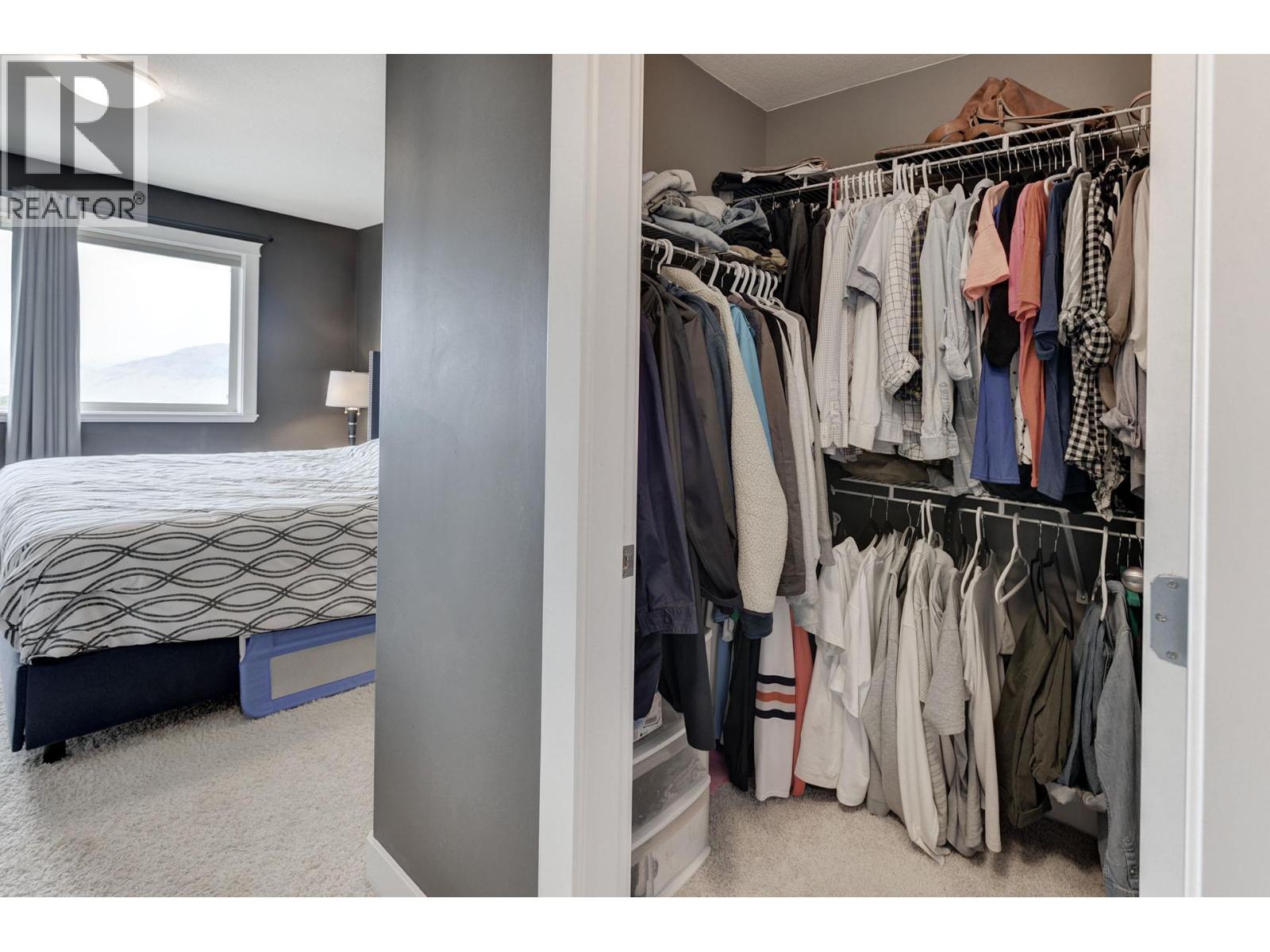 #6 738 DUNROBIN Drive - 10