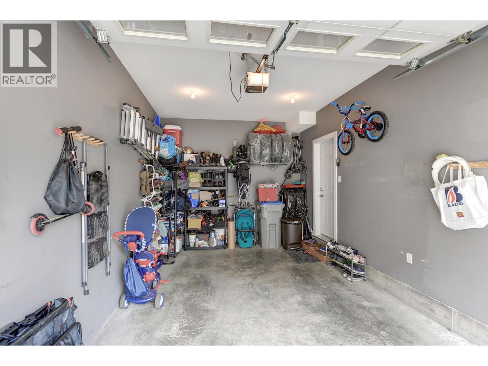 #6 738 DUNROBIN Drive - 30