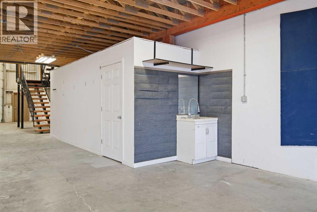 220 3 Street Northeast - Photo 10