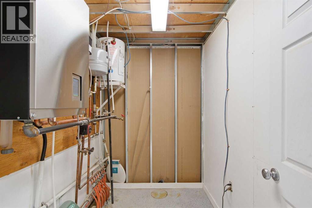 220 3 Street Northeast - Photo 19