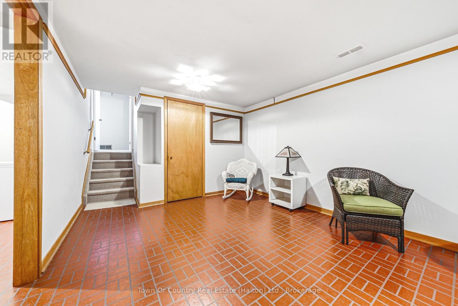 381 COMMERCIAL STREET - 23