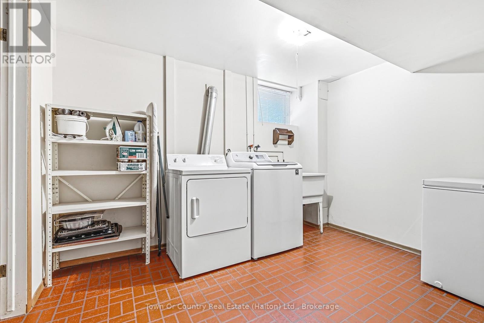 381 COMMERCIAL STREET - 25