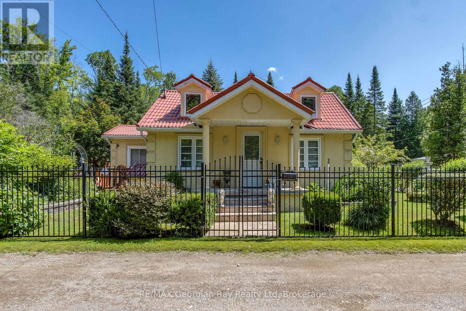 3 BROOKSIDE DRIVE - 2