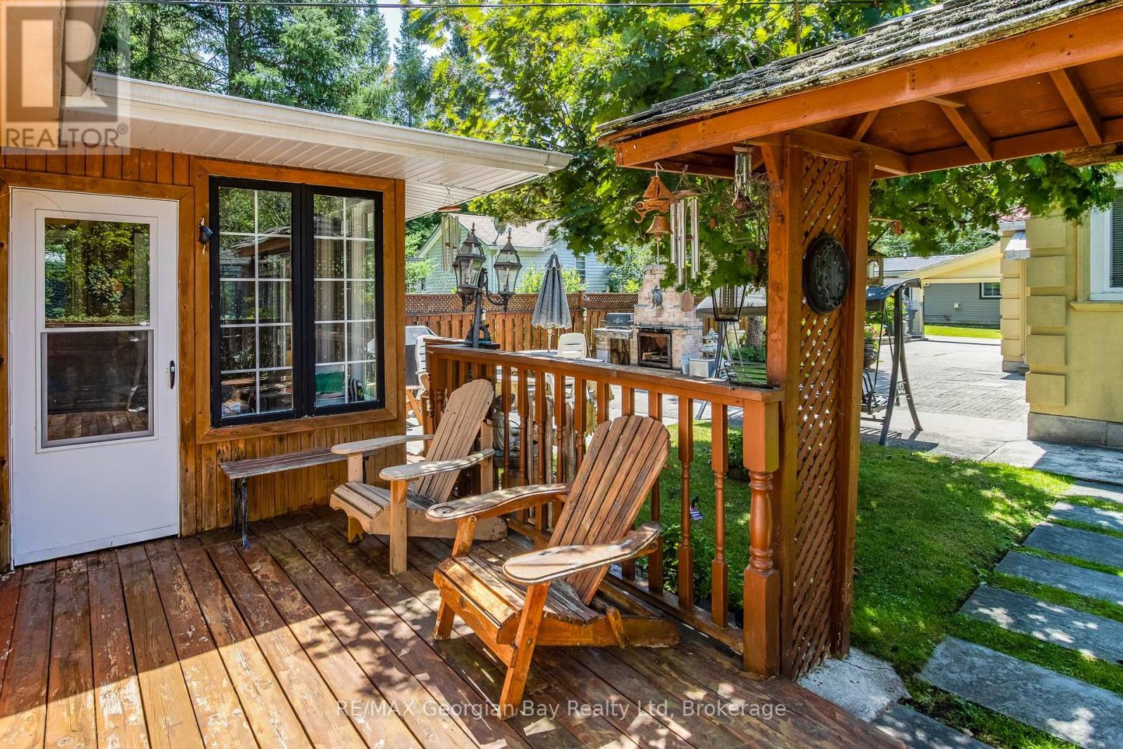 3 BROOKSIDE DRIVE - 24