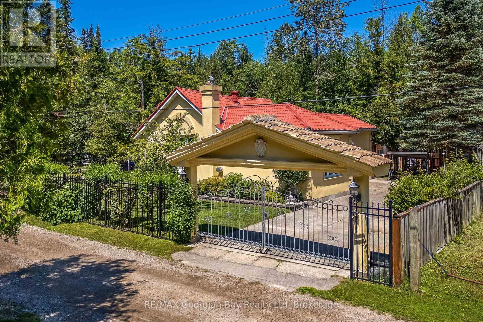 3 BROOKSIDE DRIVE - 3