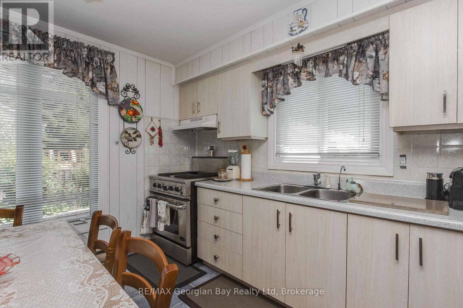 3 BROOKSIDE DRIVE - 9