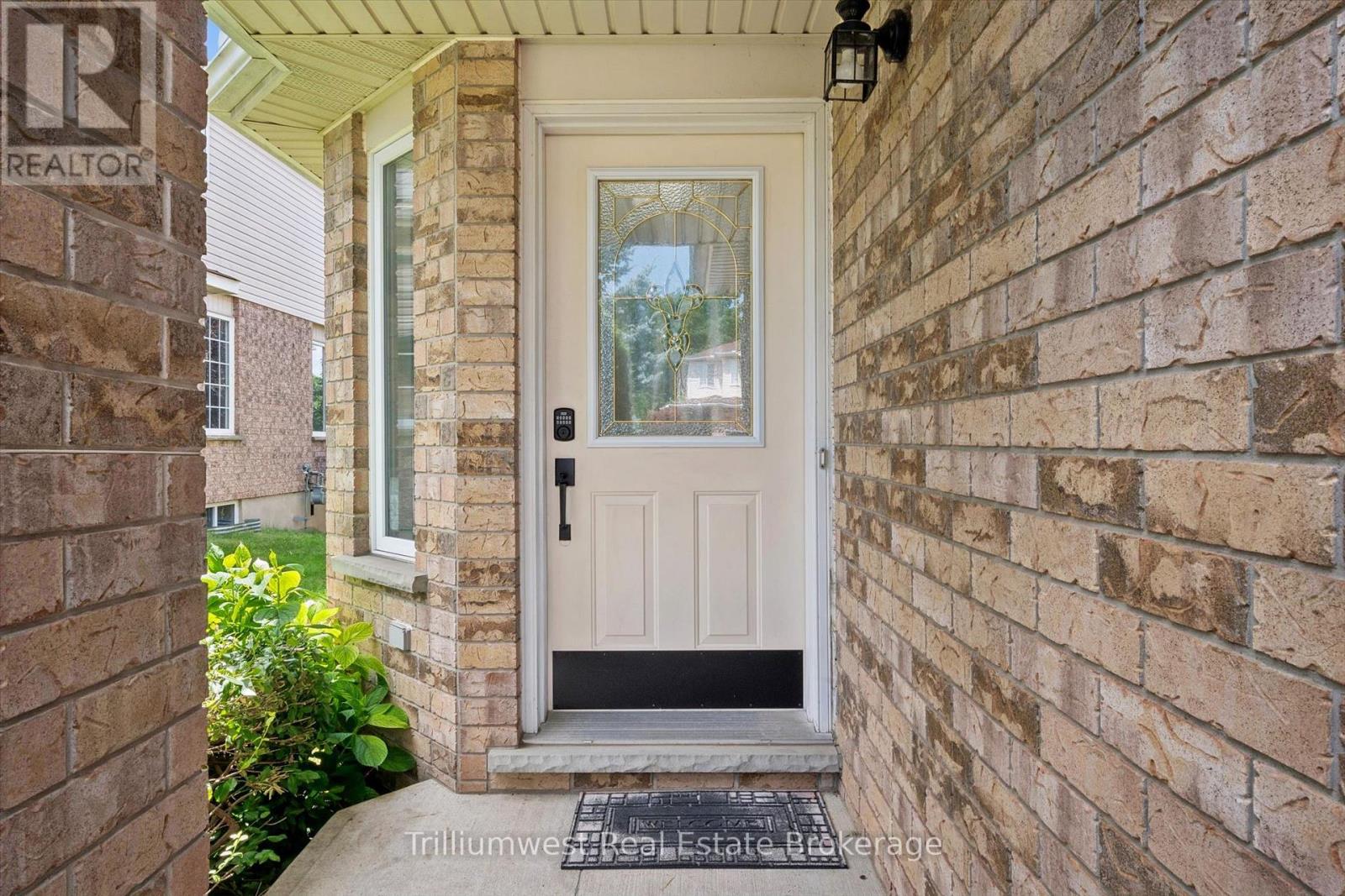 26 CRITCHER AVENUE — photo 3