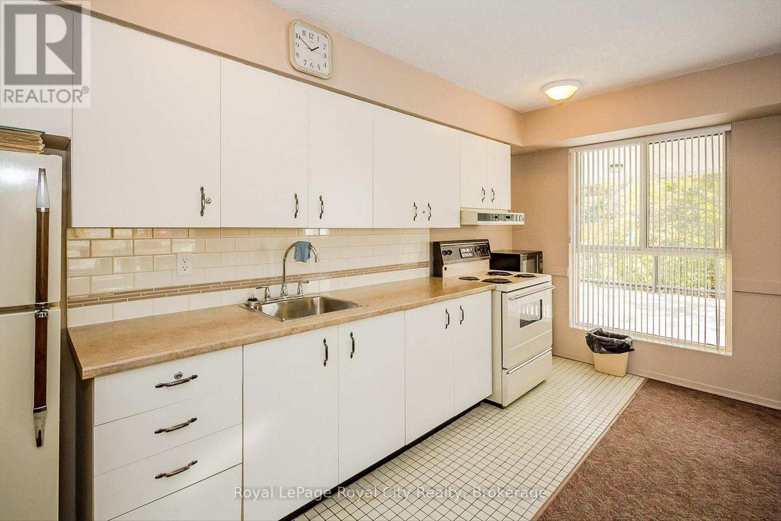#606 358 WATERLOO AVENUE - 24