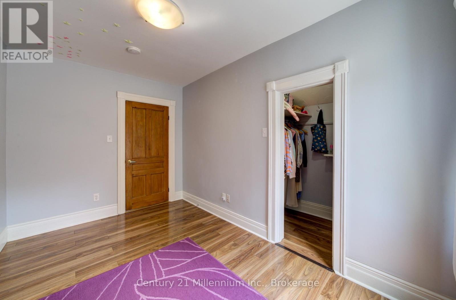 560 10TH ST A STREET W - 22