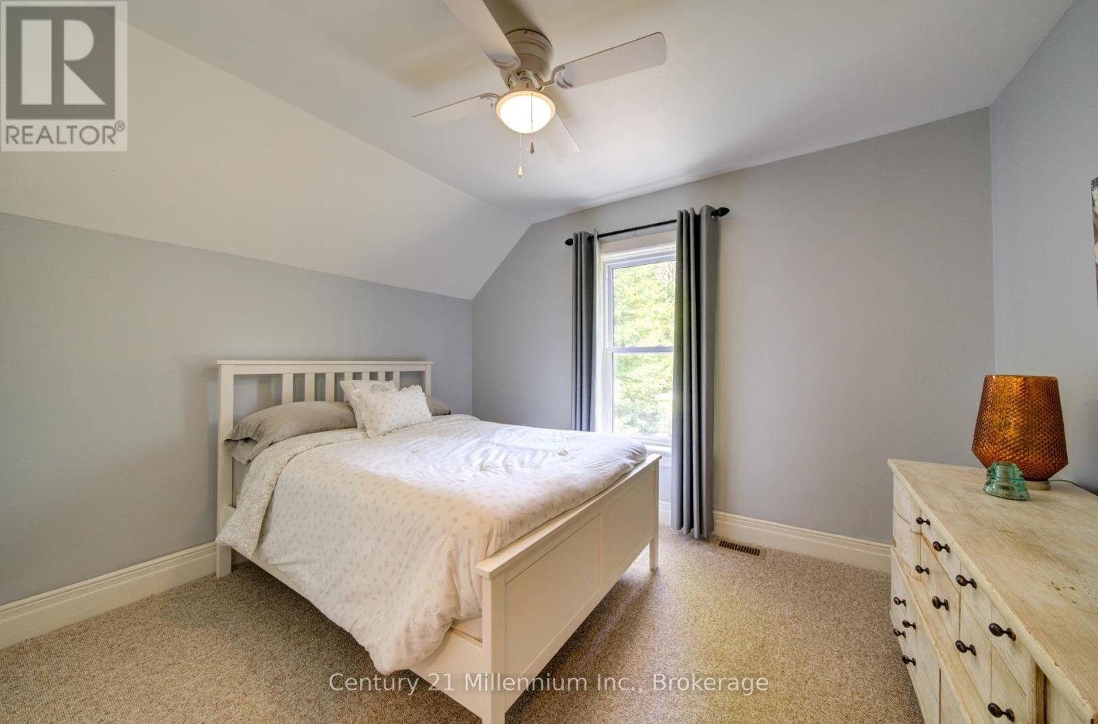 560 10TH ST A STREET W - 23