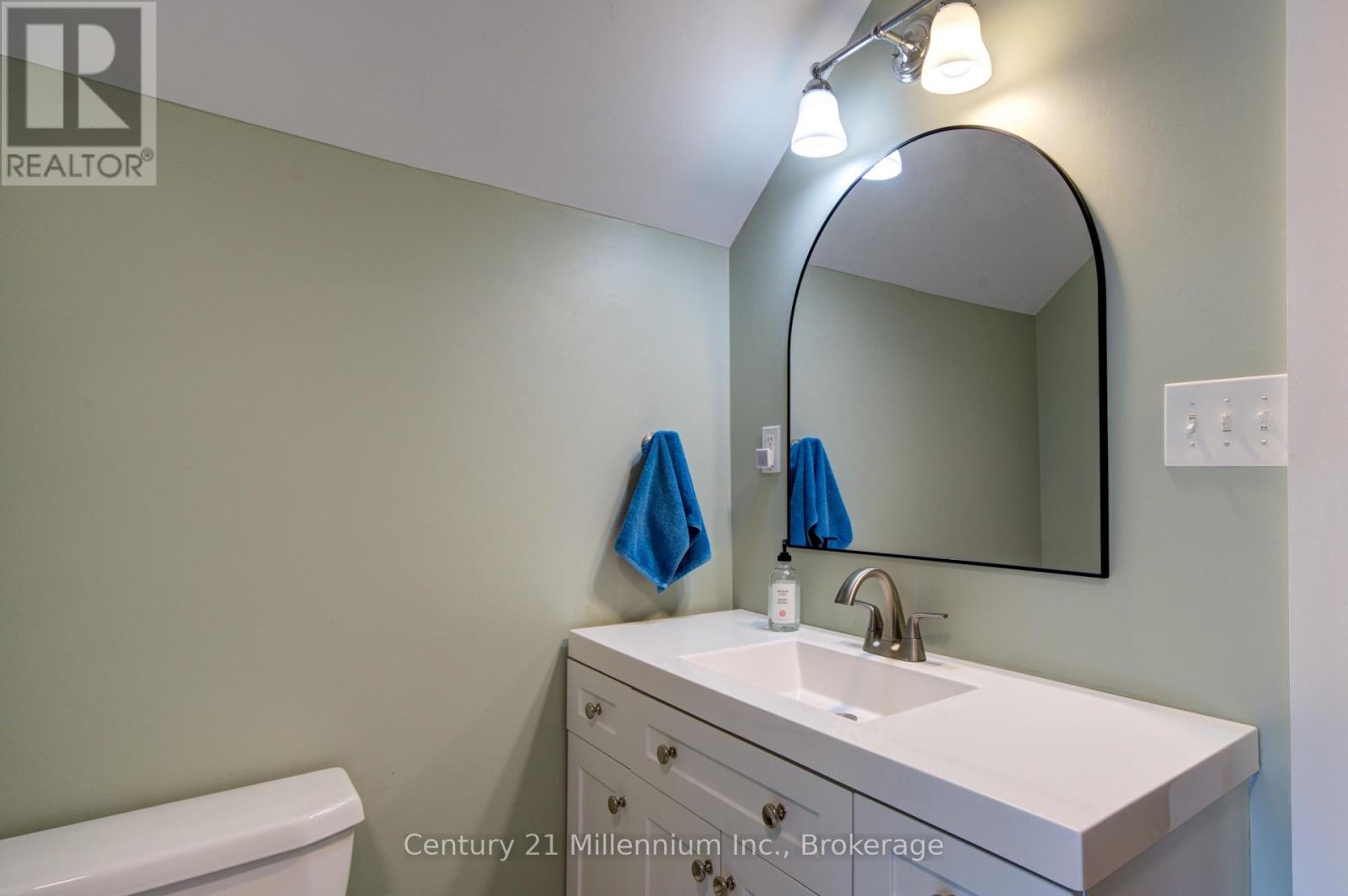 560 10TH ST A STREET W - 28