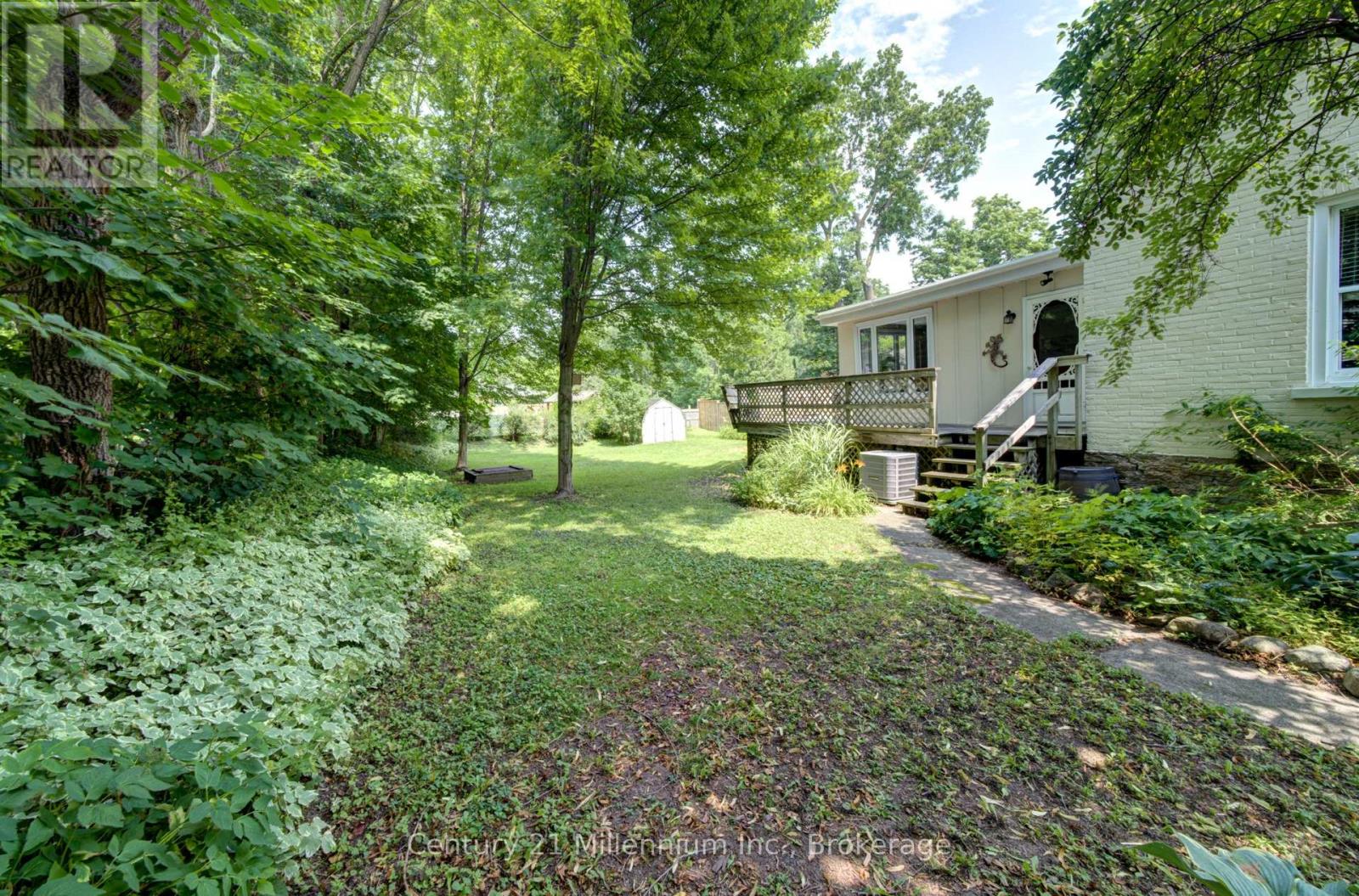 560 10TH ST A STREET W - 32