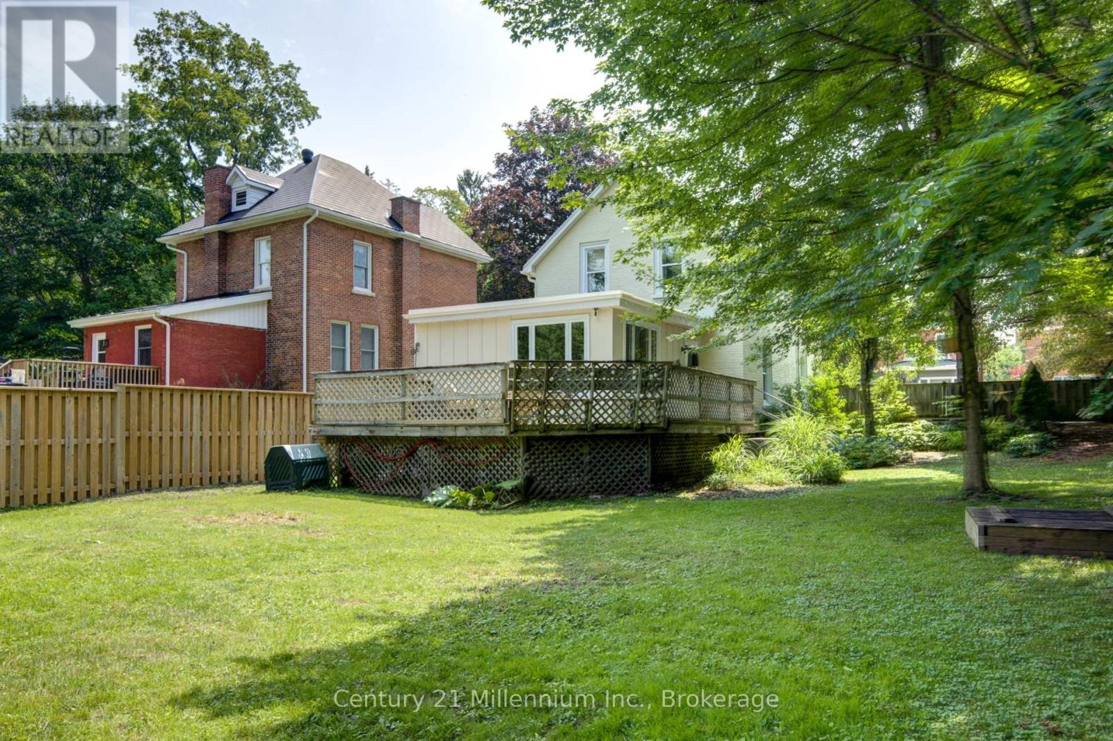 560 10TH ST A STREET W - 33