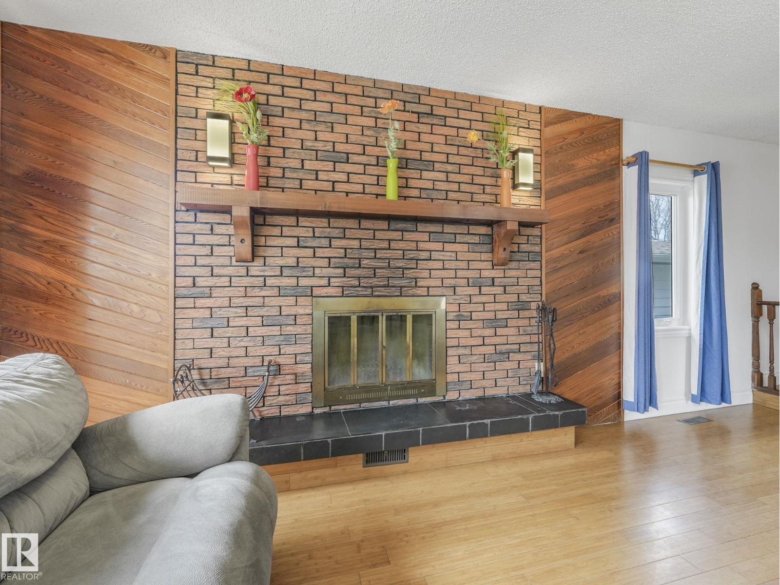 4512 20A AV NW - 11