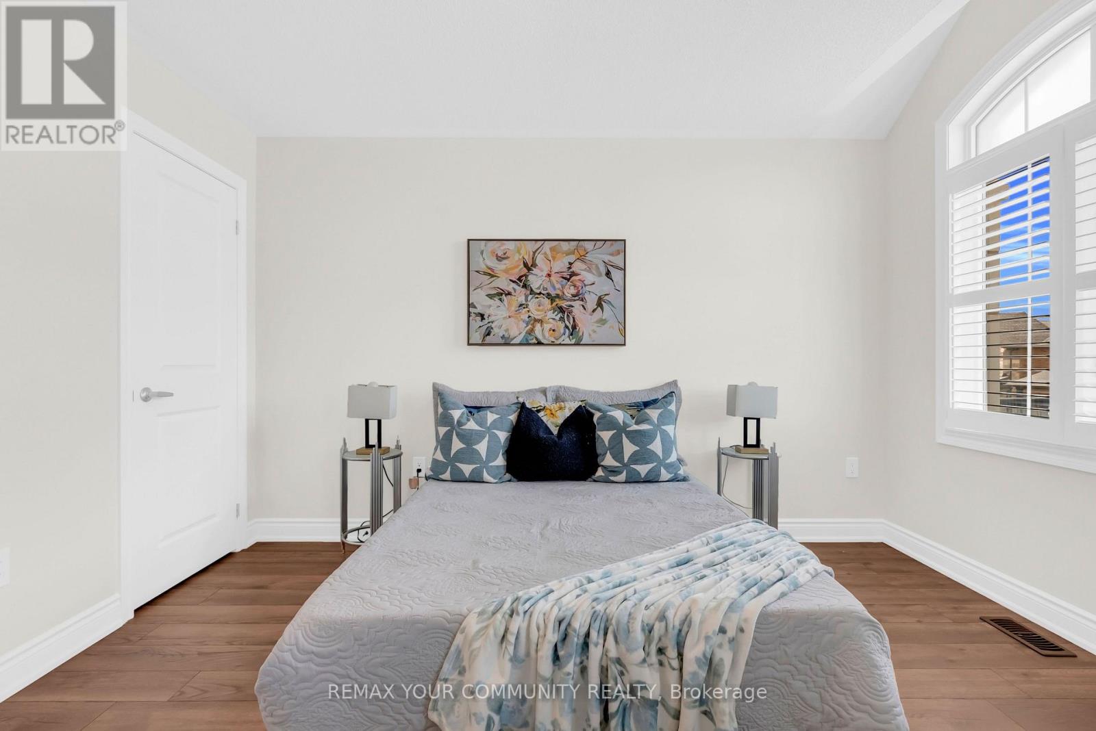 49 ZENITH AVENUE - 38