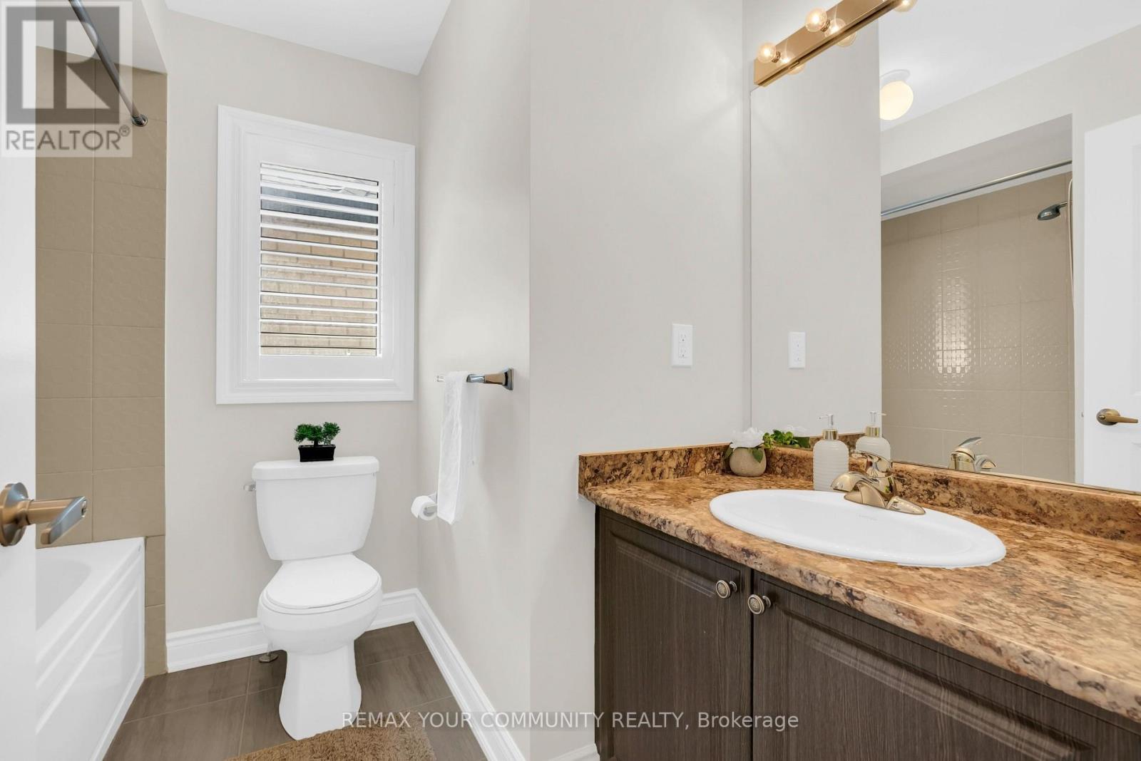 49 ZENITH AVENUE - 39