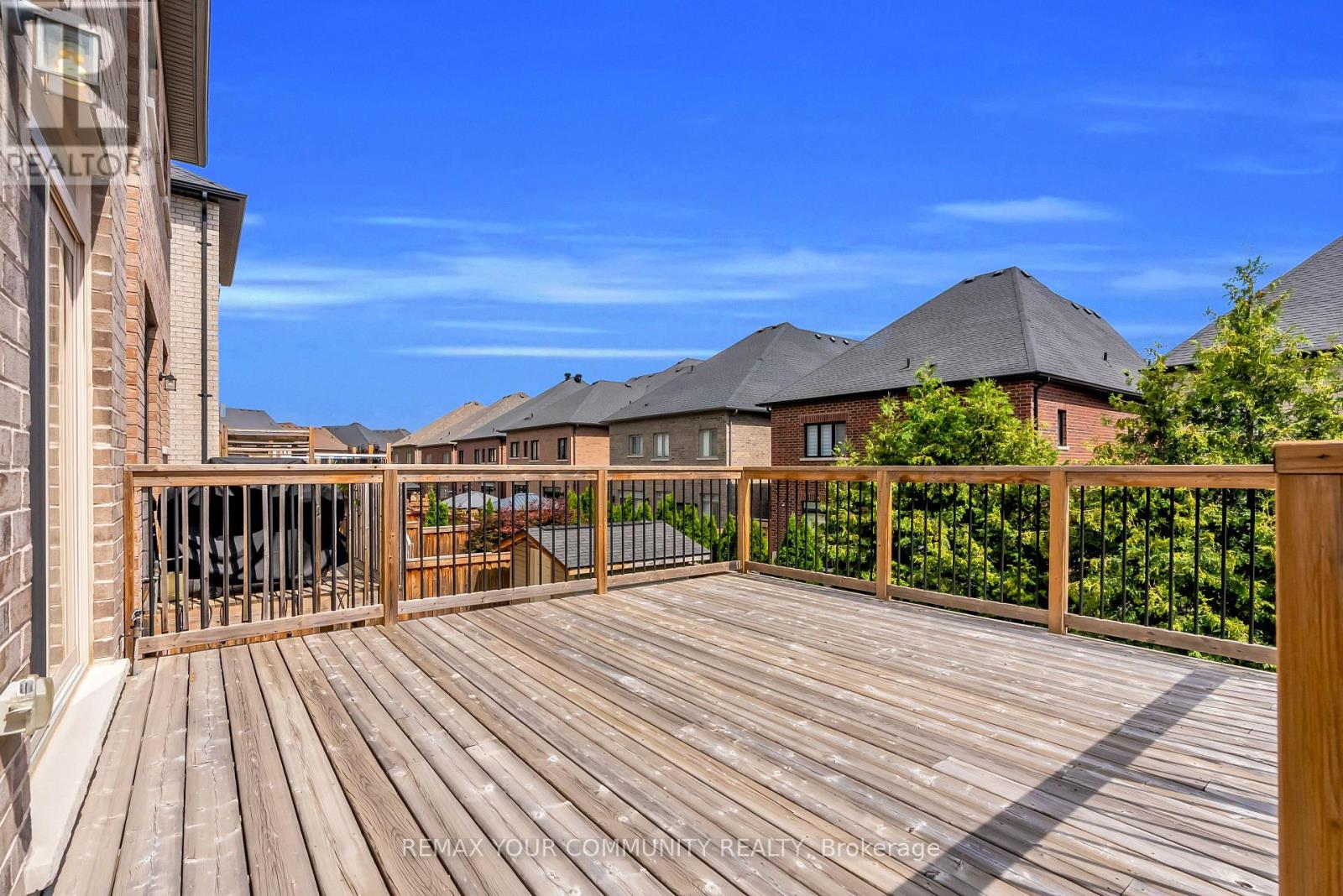 49 ZENITH AVENUE - 44