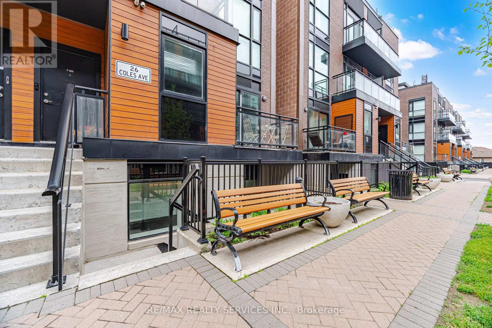 #302 26 COLES AVENUE - 3