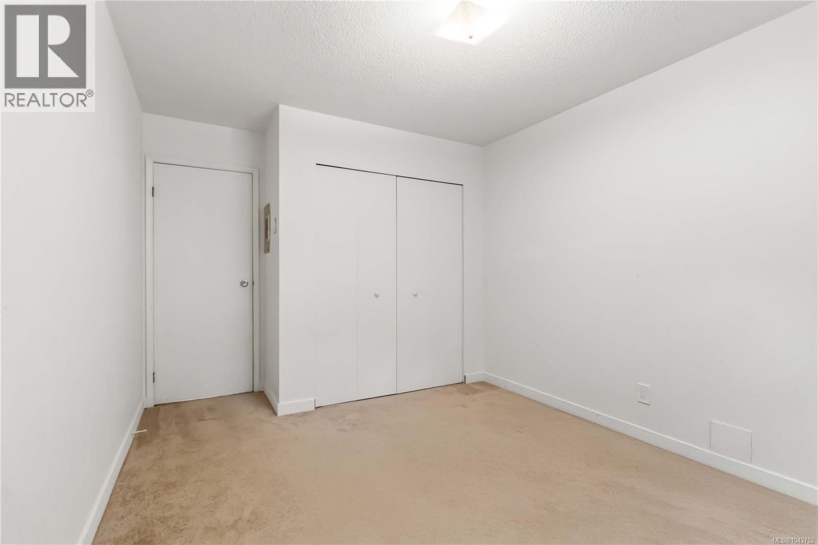 #4 1986 Glenidle Rd - 32
