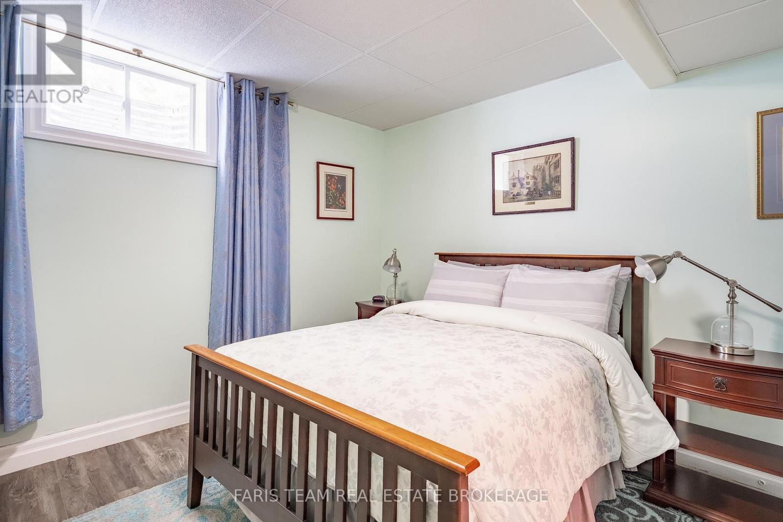 123 WAWINET STREET - 23