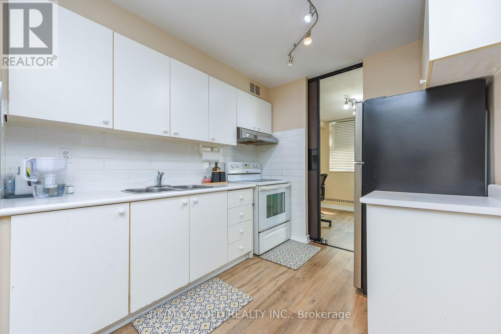 #812 2645 KIPLING AVENUE - 11