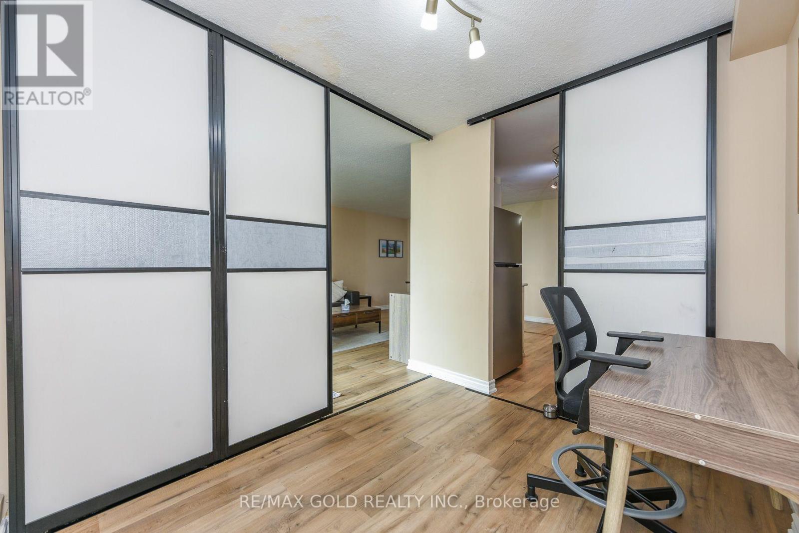 #812 2645 KIPLING AVENUE - 24