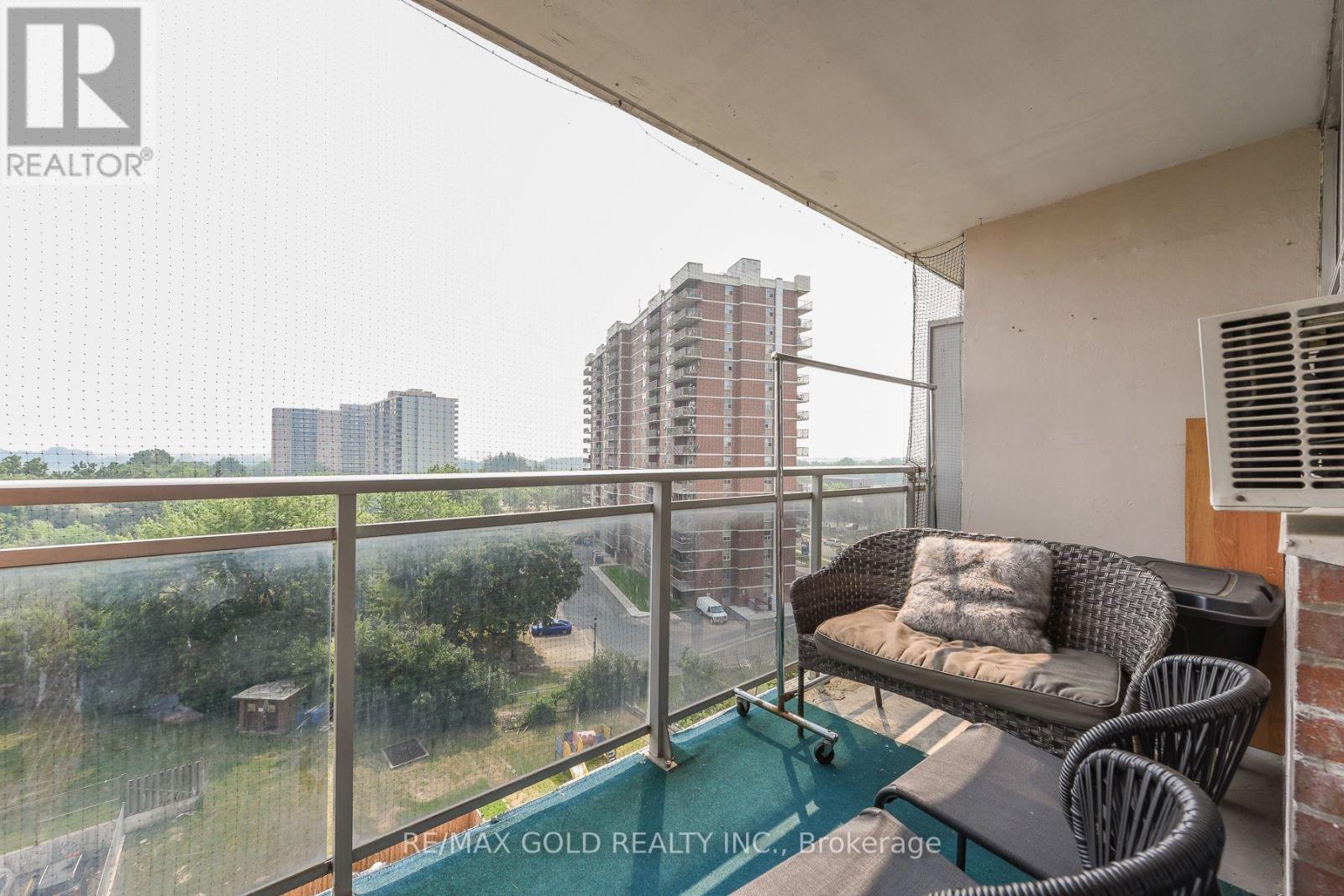 #812 2645 KIPLING AVENUE - 26