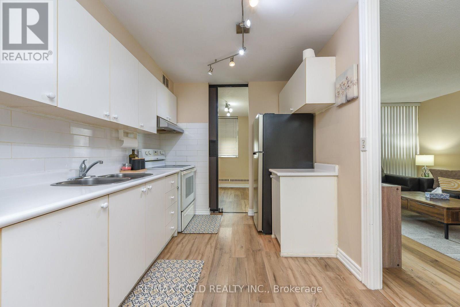 #812 2645 KIPLING AVENUE - 10