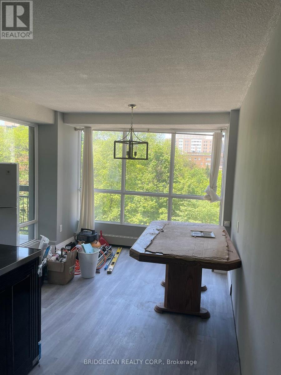 #708 150 CHARLTON AVENUE E - 5