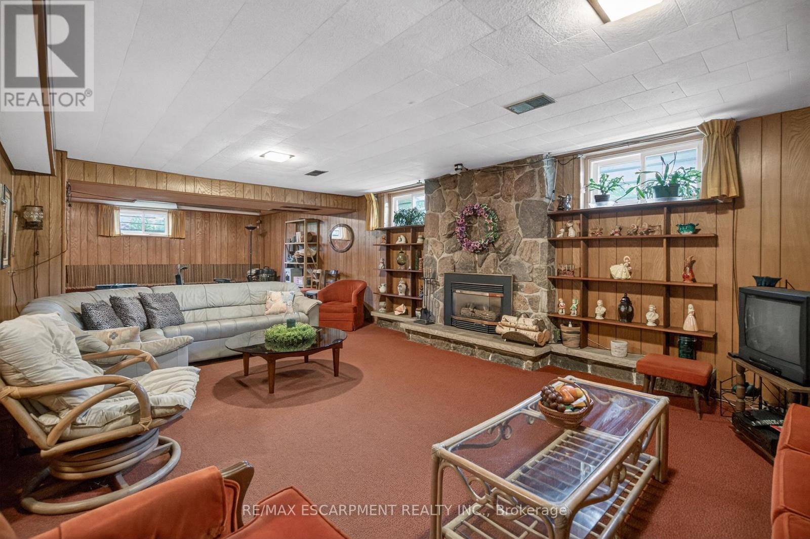 564 MOUNTAIN BROW BOULEVARD - 40