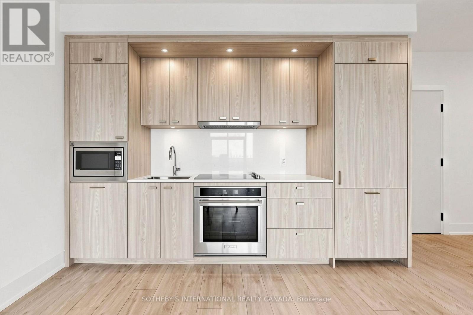 #834 858 DUPONT STREET - Image 9