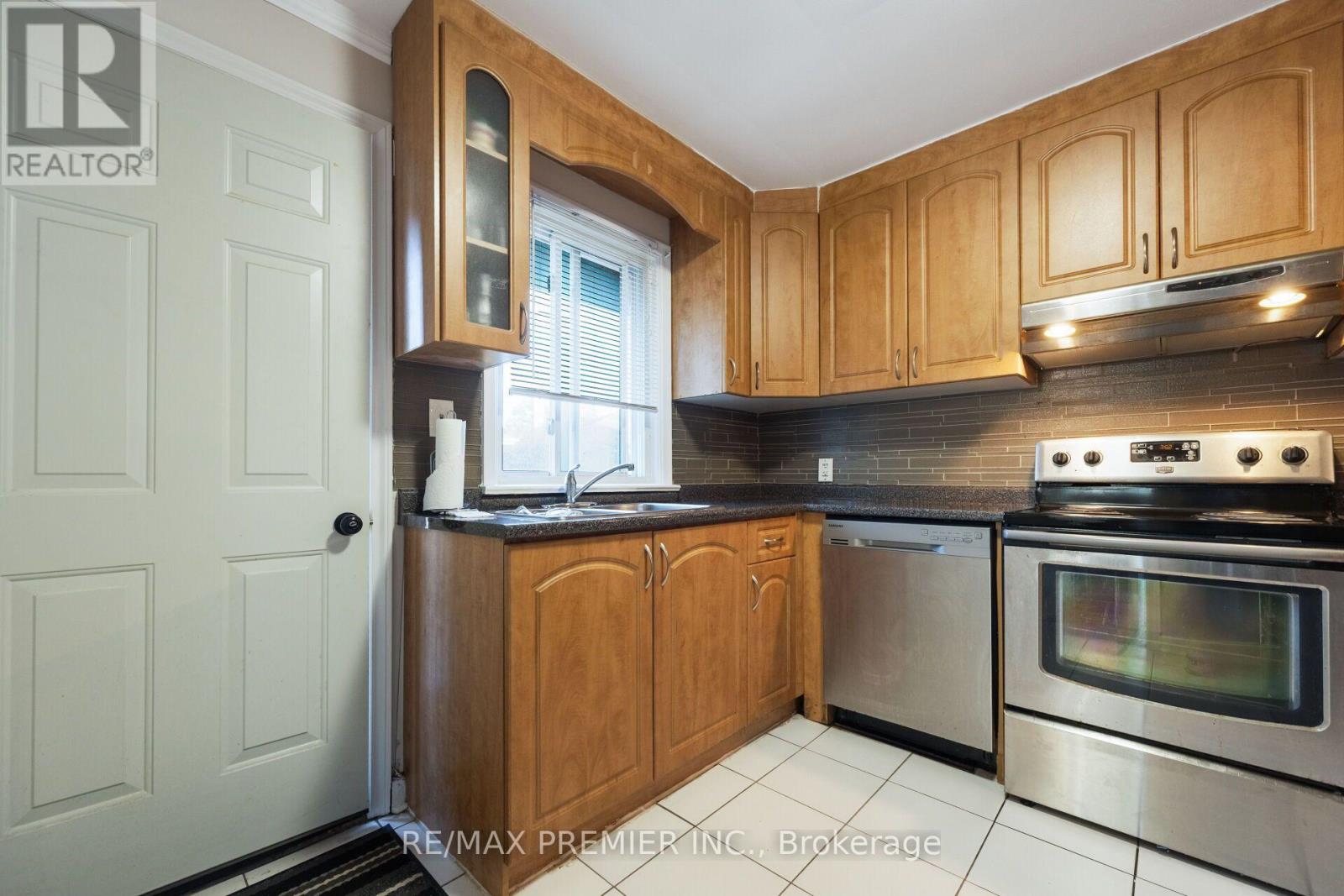 35 BARKWIN DRIVE - 19