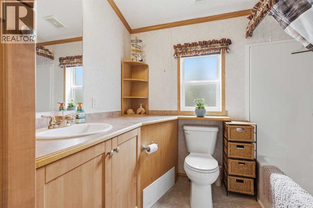 68A, 10046 township road 422 - 17