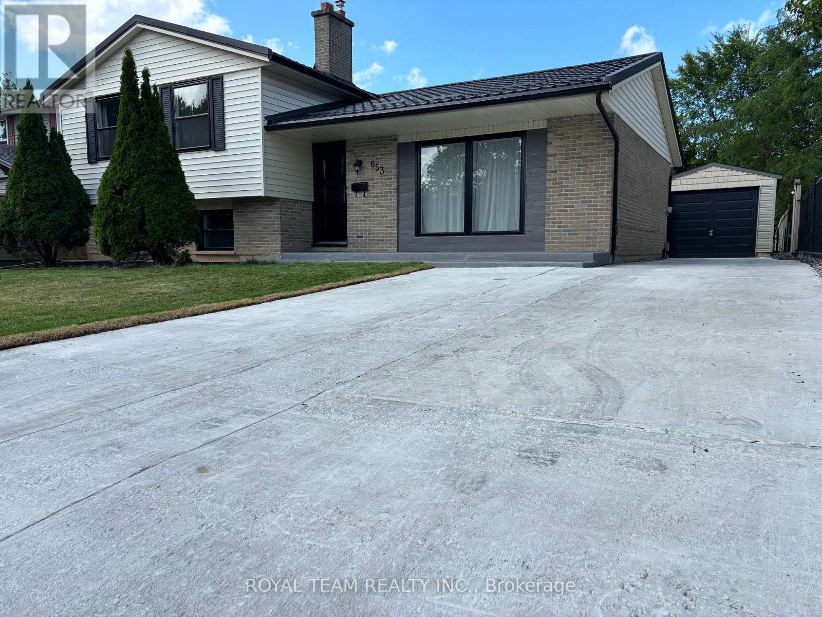 653 STEEPLECHASE DRIVE - 1