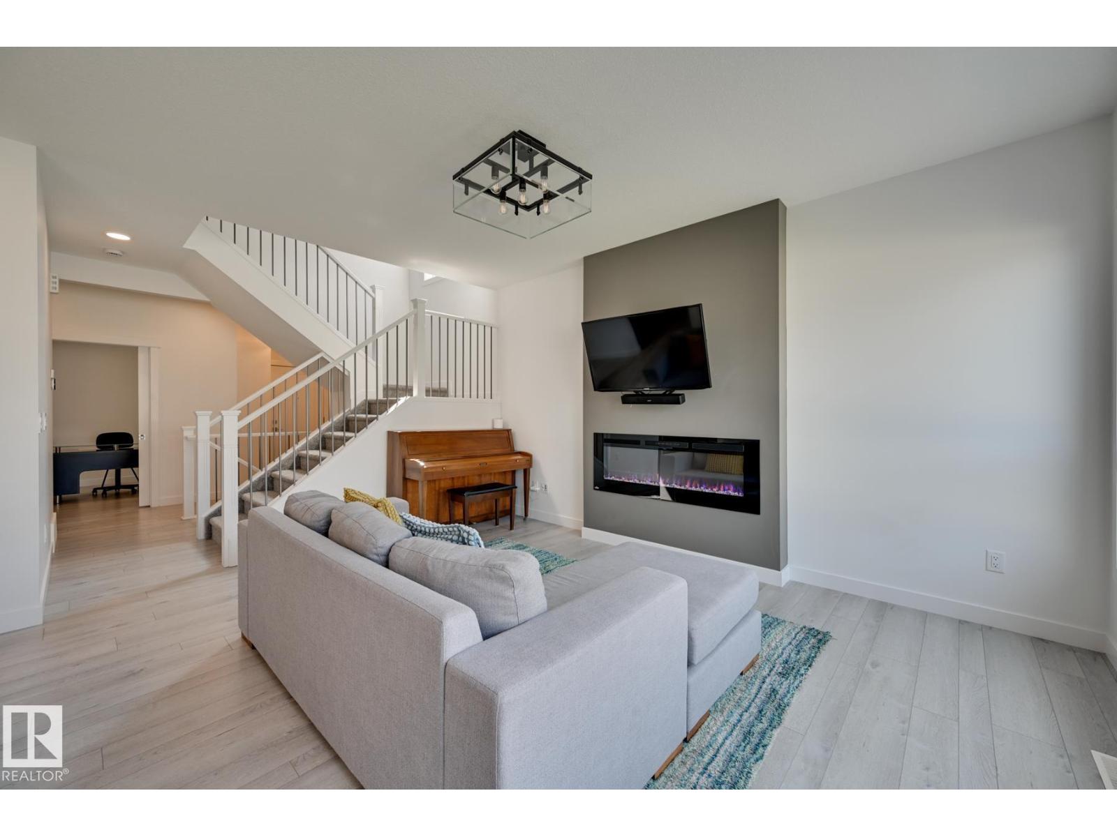 15628 15 AV SW - 4