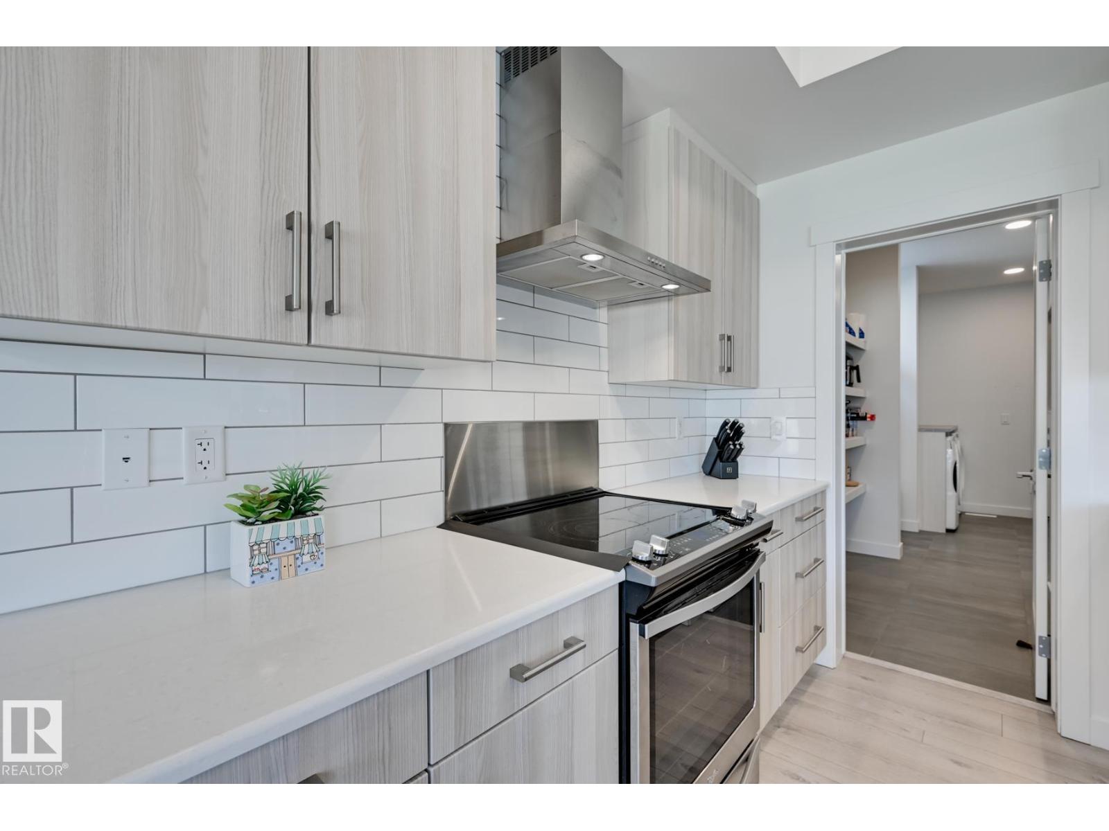 15628 15 AV SW - 9