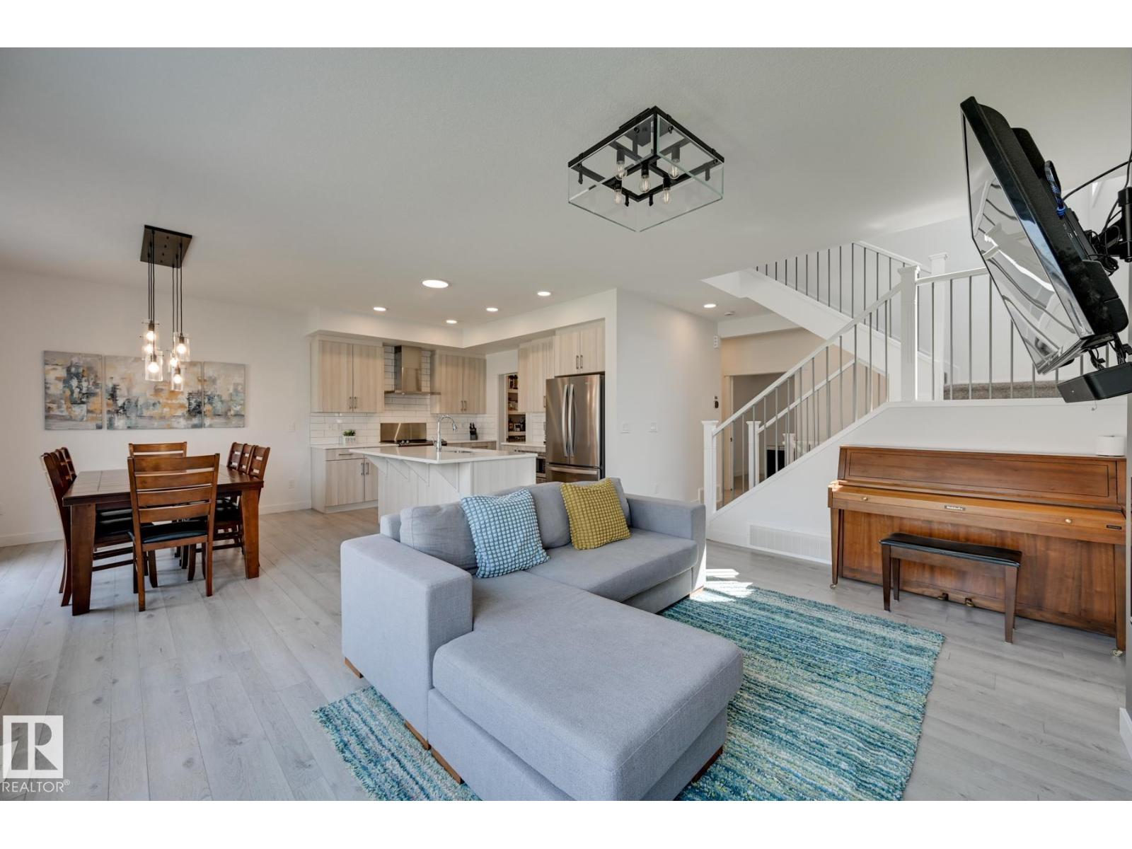 15628 15 AV SW - 5