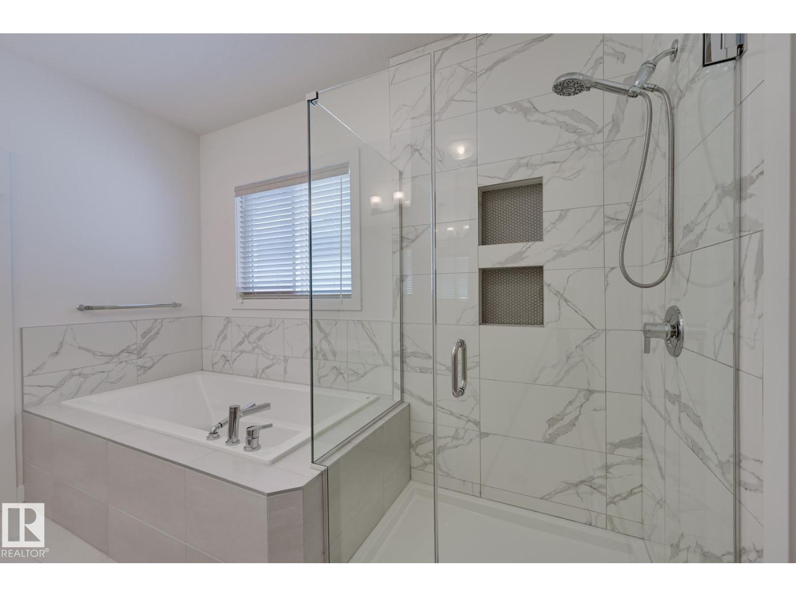 15628 15 AV SW - 34