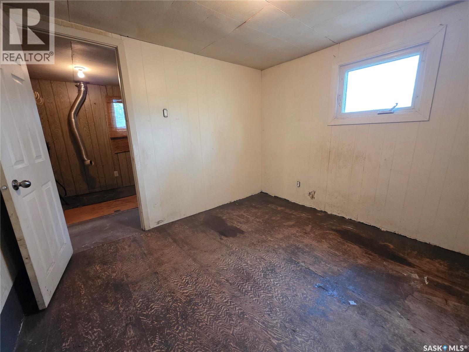 927 North Railway STREET E - 12