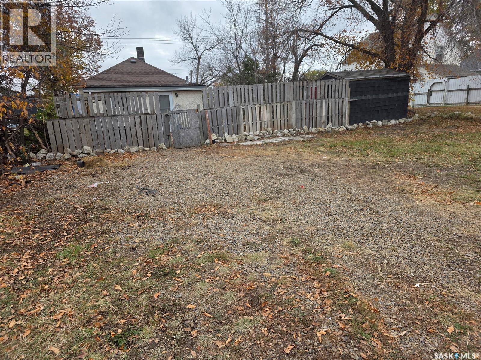 927 North Railway STREET E - 23