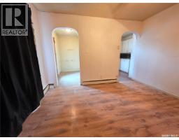 Laundry room - 927 North Railway Street E, Swift Current, SK S9H1E4 Photo 7