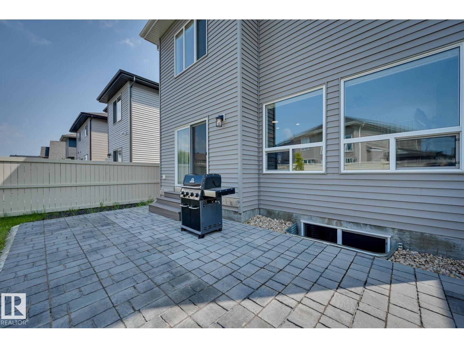 15628 15 AV SW - 40