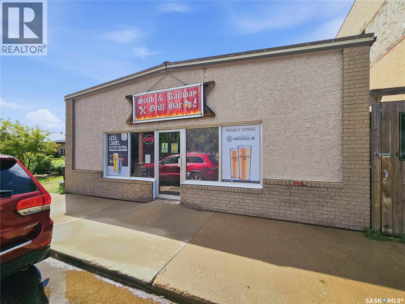 702 Railway AVENUE, Rosthern — photo 2