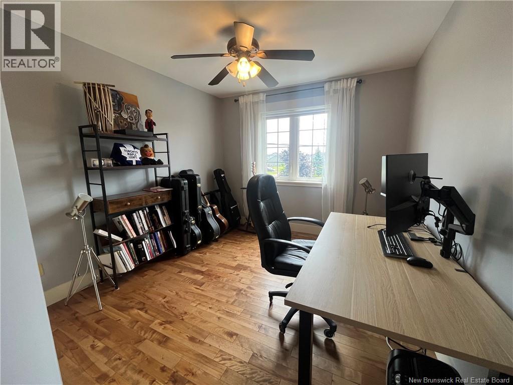 123 Mayfield - Image 29