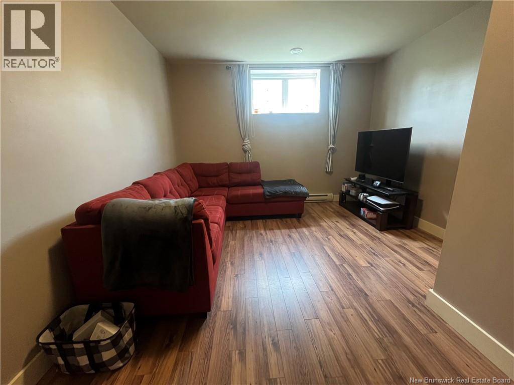 123 Mayfield - Image 38