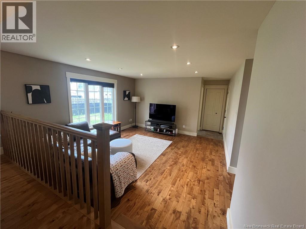 123 Mayfield - Image 18