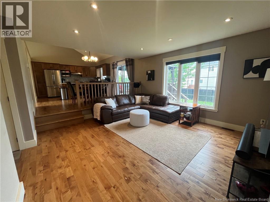 123 Mayfield - Image 20