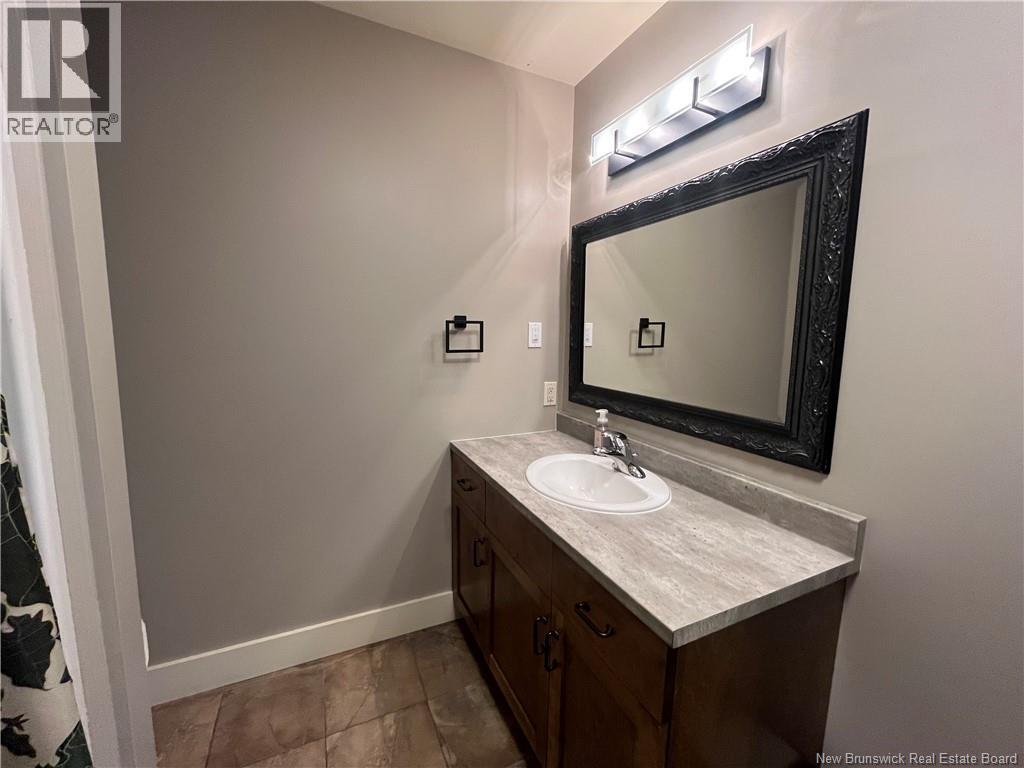 123 Mayfield - Image 33