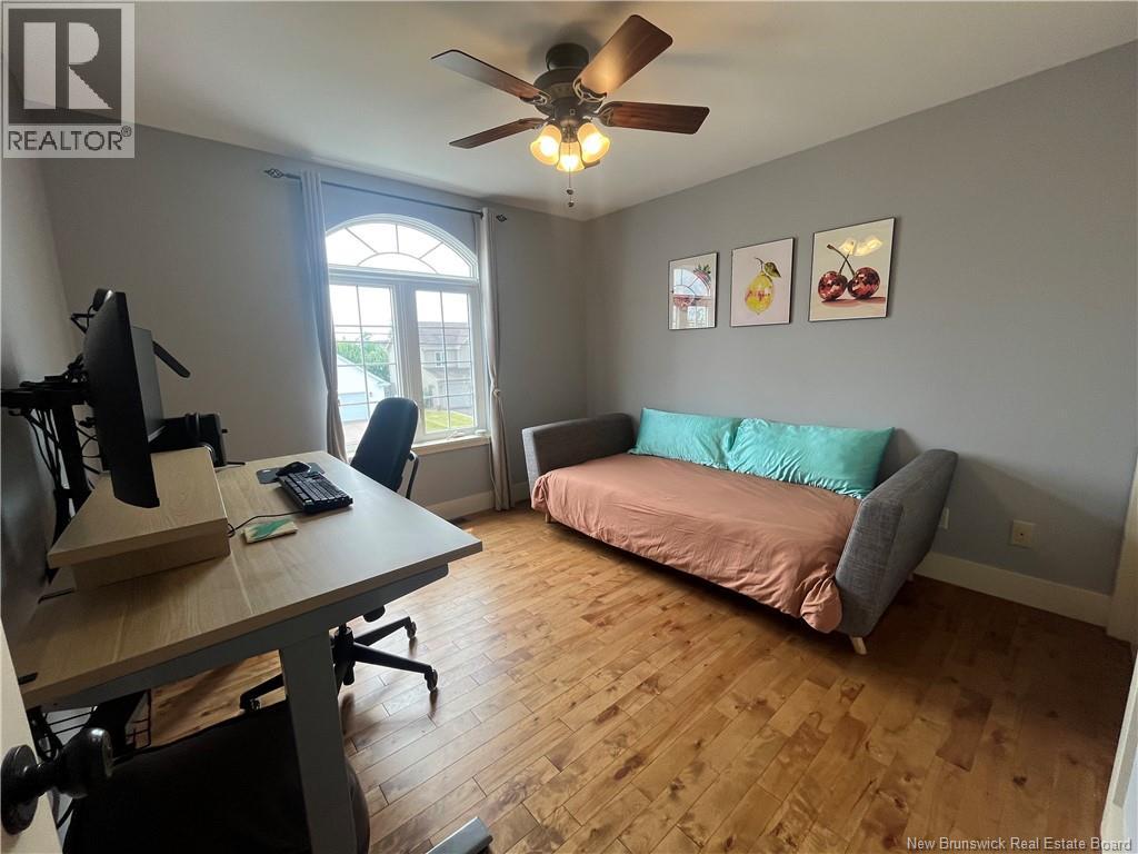 123 Mayfield - Image 31