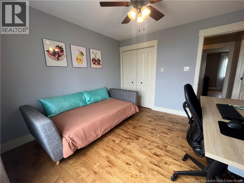 123 Mayfield - 32